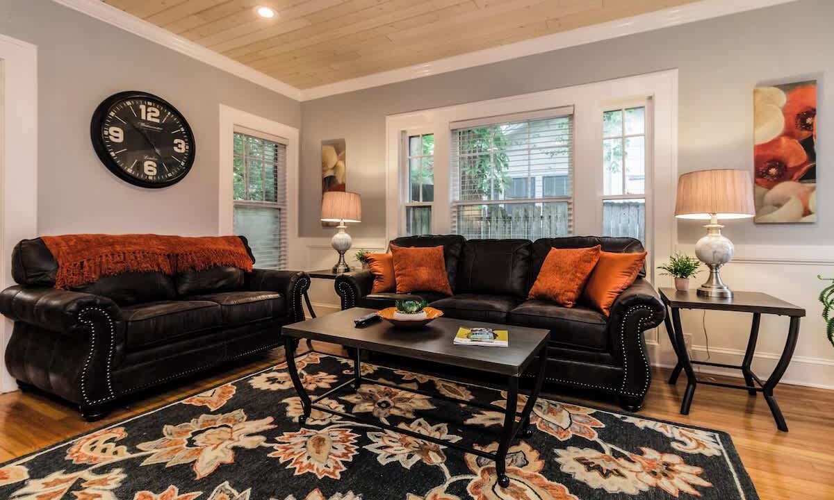 Photo of Livingroom in East Lake Morton