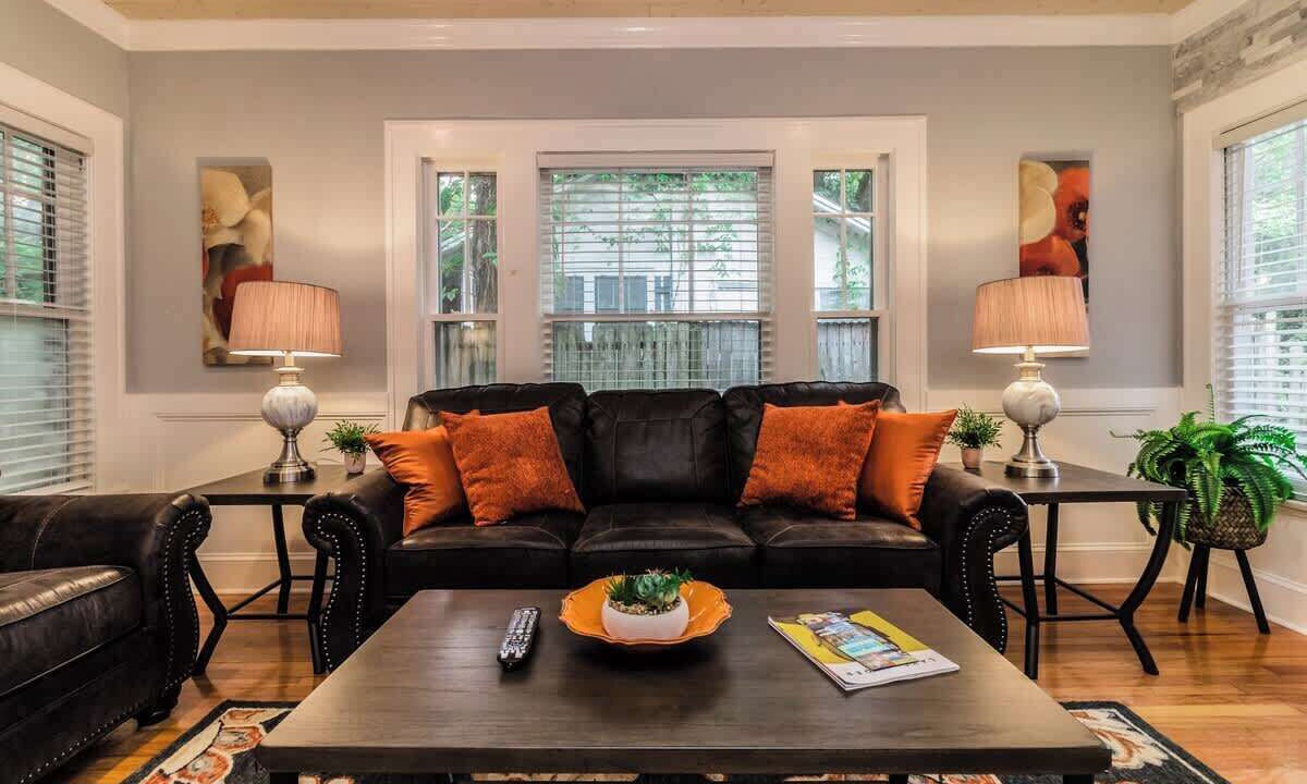 Photo of Livingroom in East Lake Morton