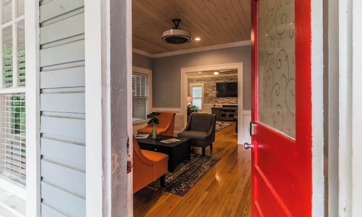 Photo of Bedroom in East Lake Morton