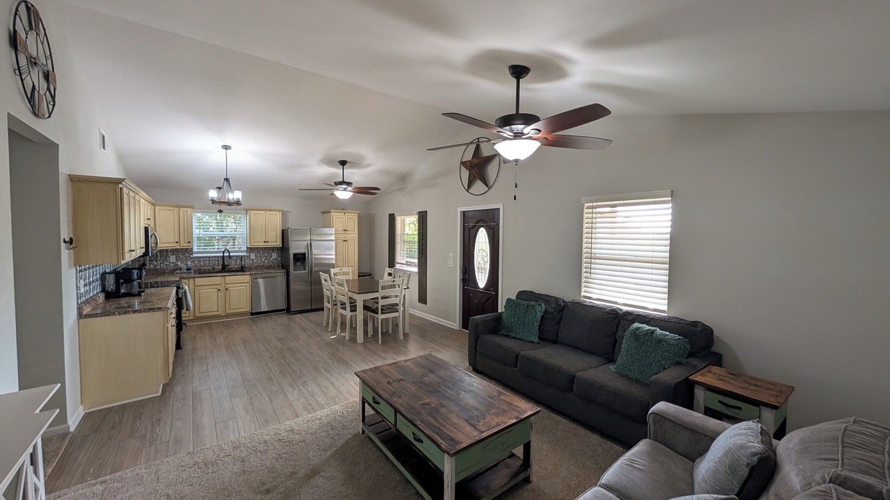 Photo of Livingroom in Bullard