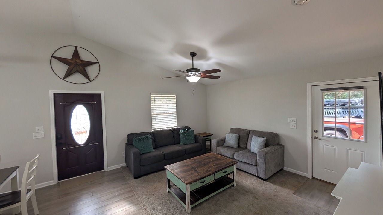 Photo of Livingroom in Bullard