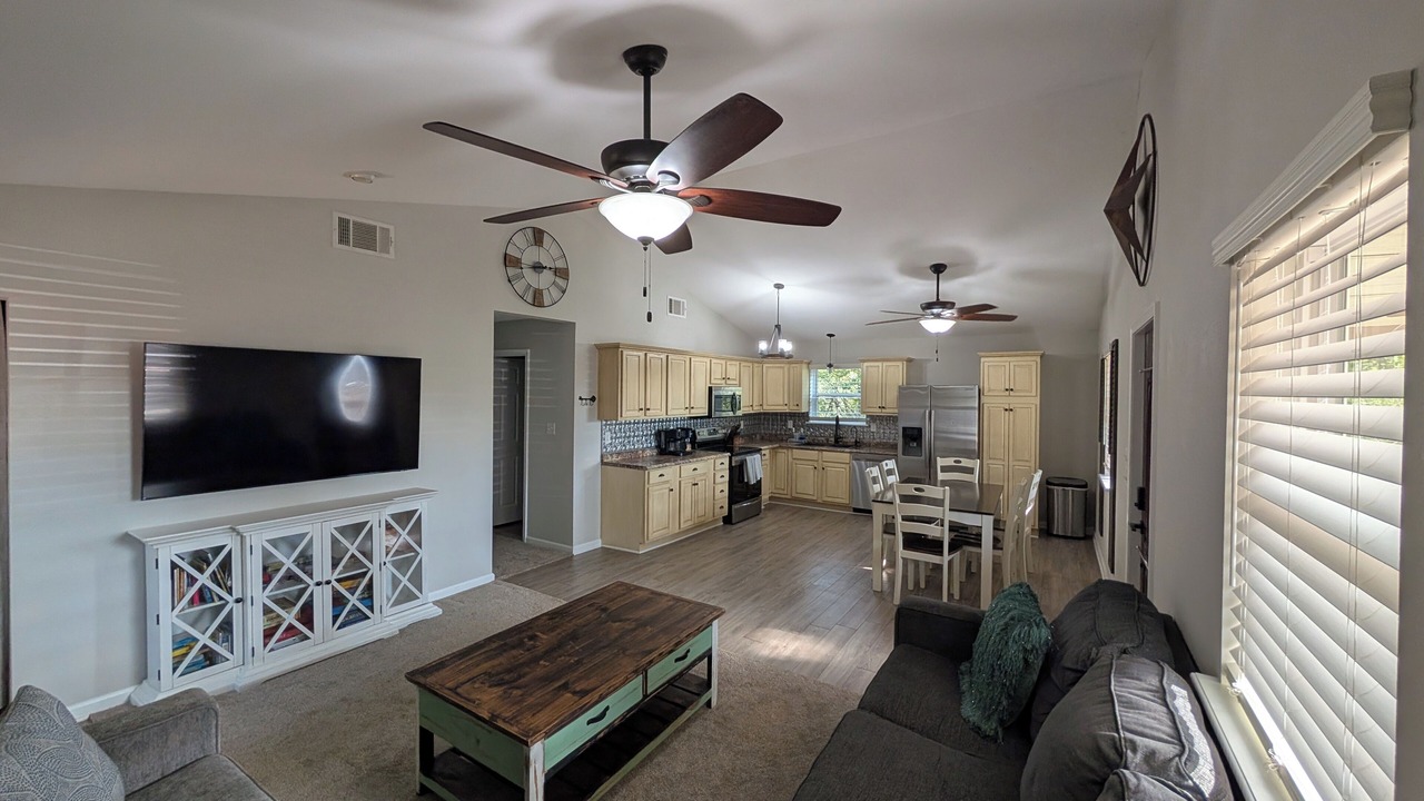 Photo of Livingroom in Bullard