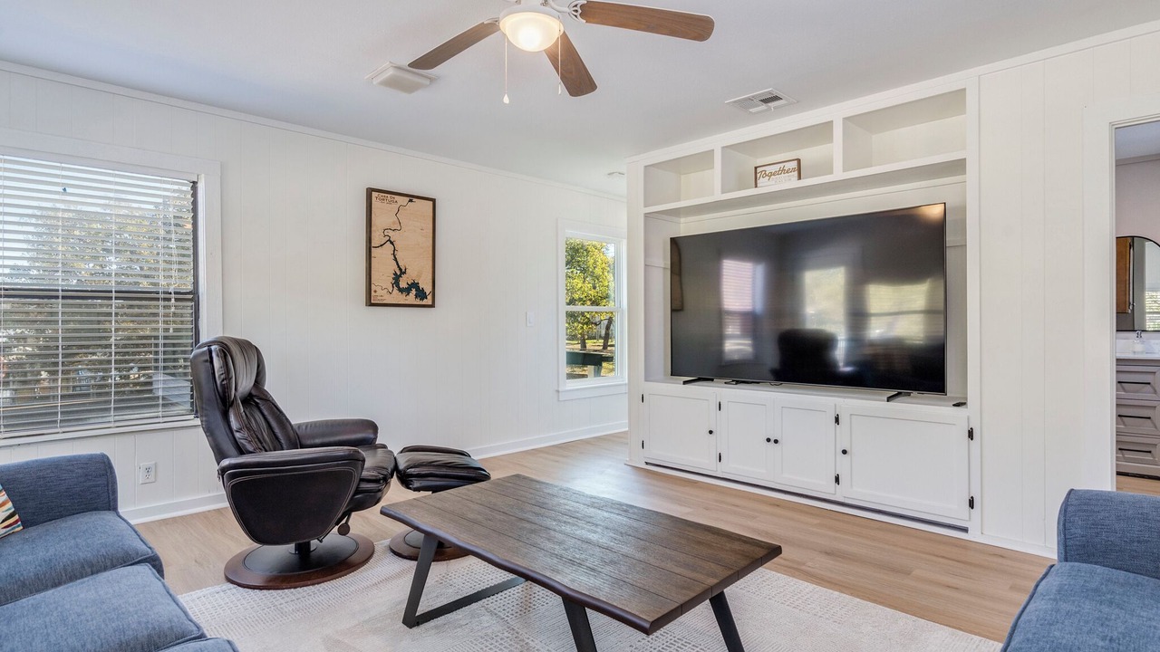 Photo of Livingroom in Granite Shoals