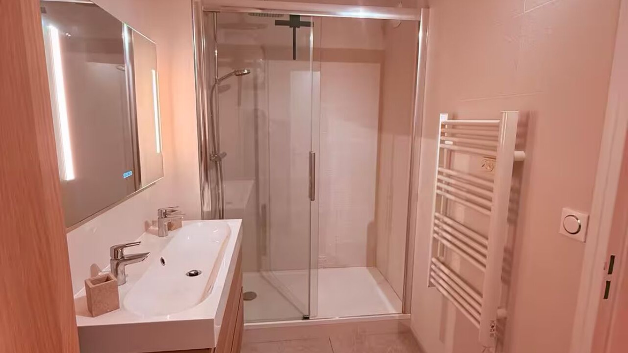 Photo of Bathroom in Joinville-le-Pont