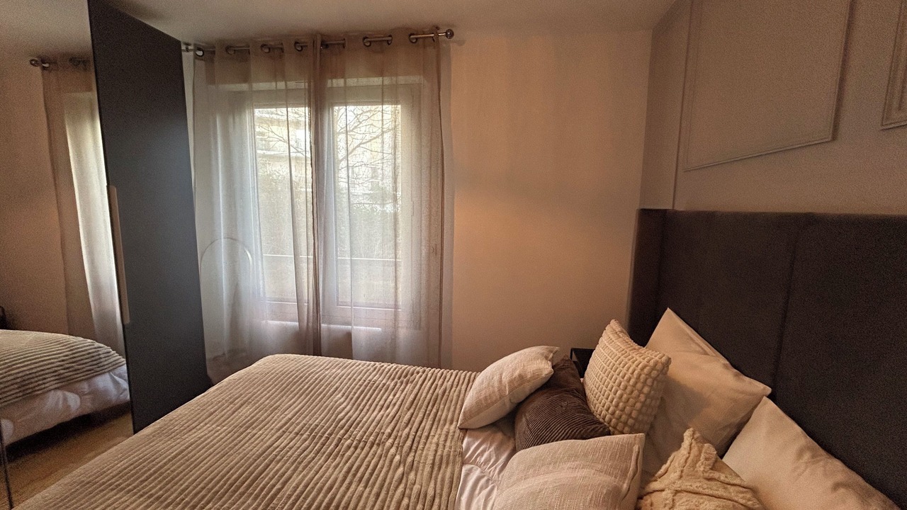 Photo of Bedroom in Joinville-le-Pont
