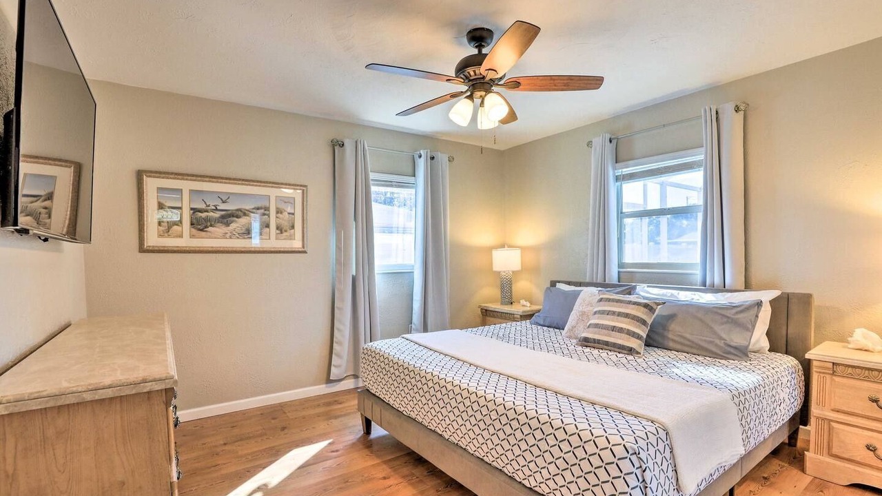 Photo of Bedroom in Bayshore Gardens