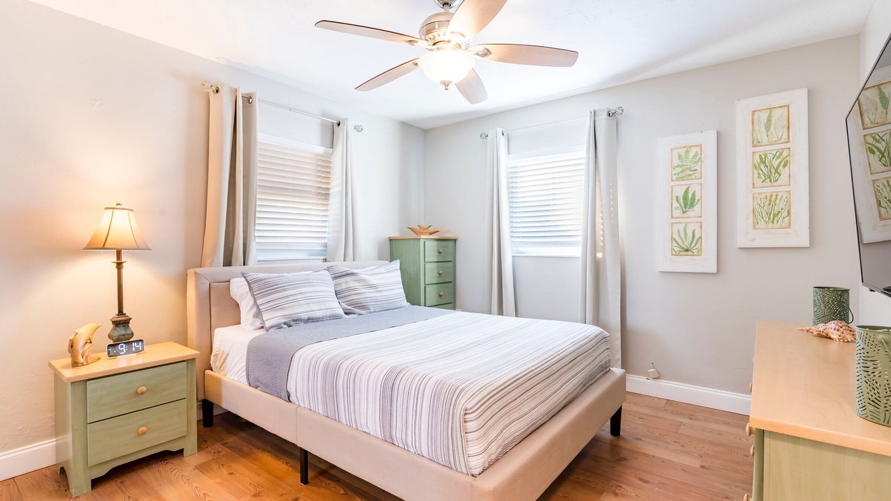 Photo of Bedroom in Bayshore Gardens
