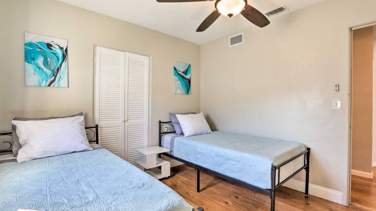 Photo of Bedroom in Bayshore Gardens