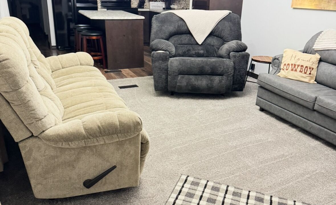 Photo of Livingroom in Kearney County