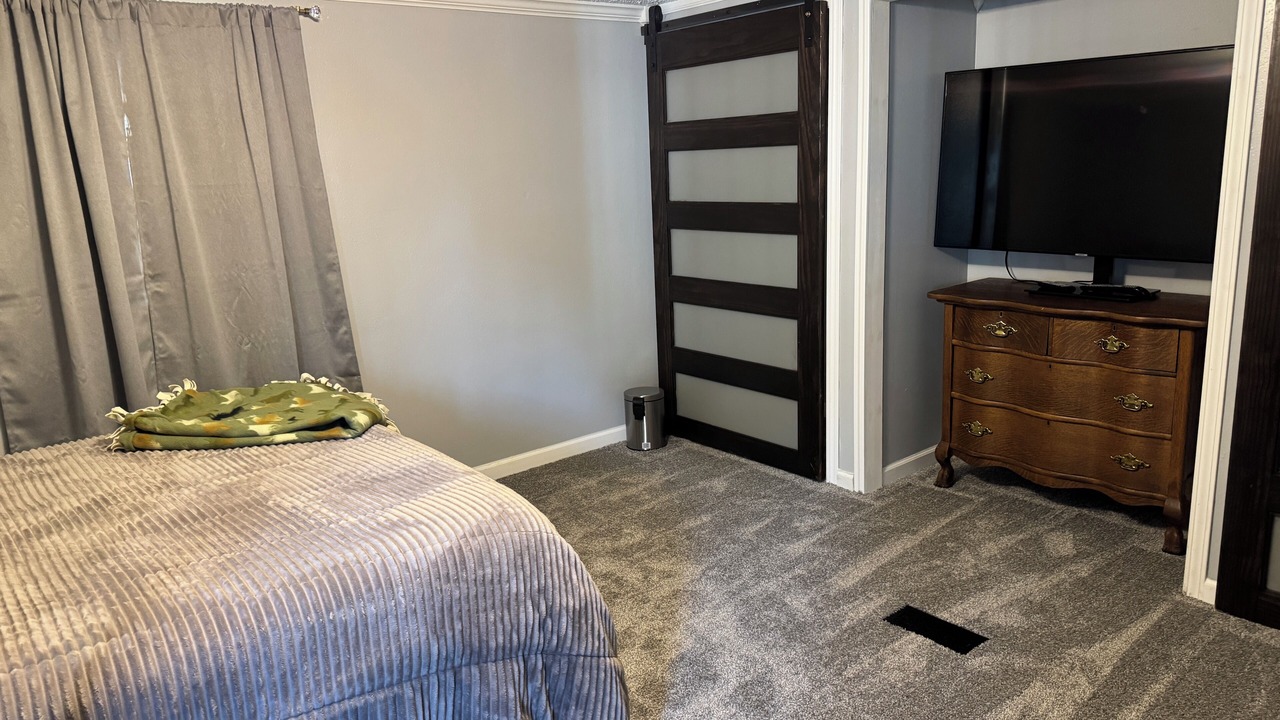 Photo of Bedroom in Kearney County