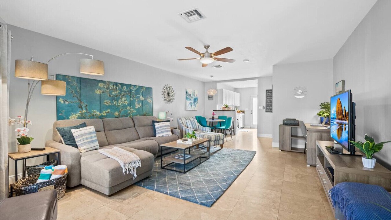 Photo of Livingroom in Wilton Manors
