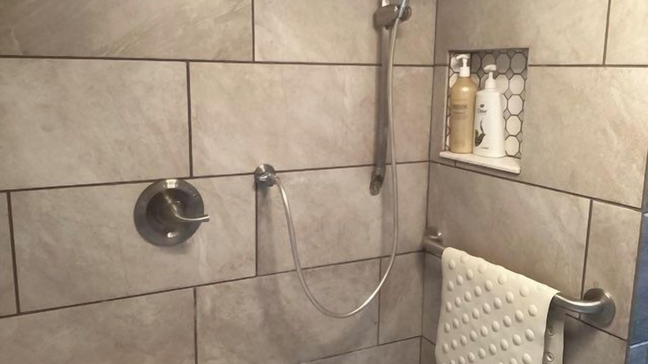 Photo of Bathroom in Adamstown