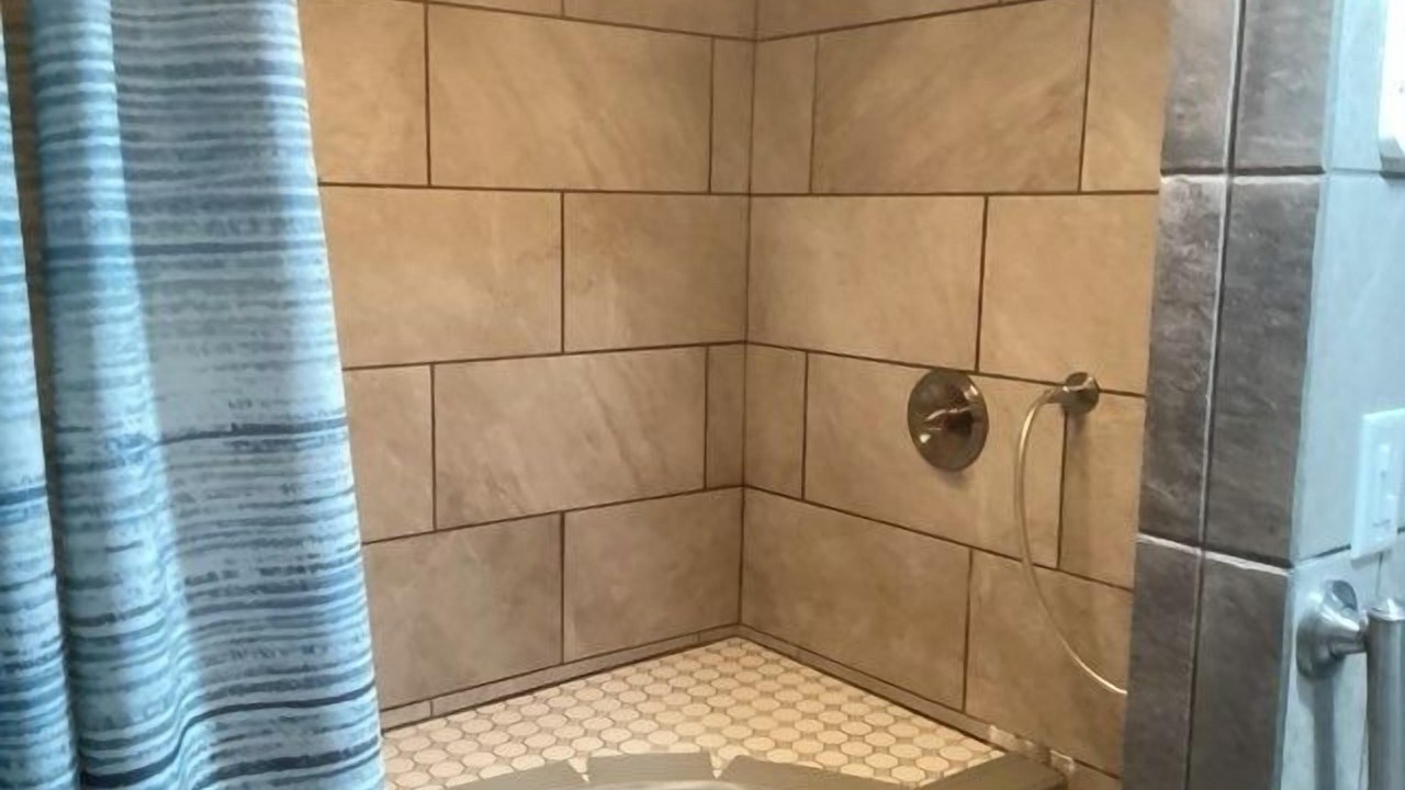 Photo of Bathroom in Adamstown