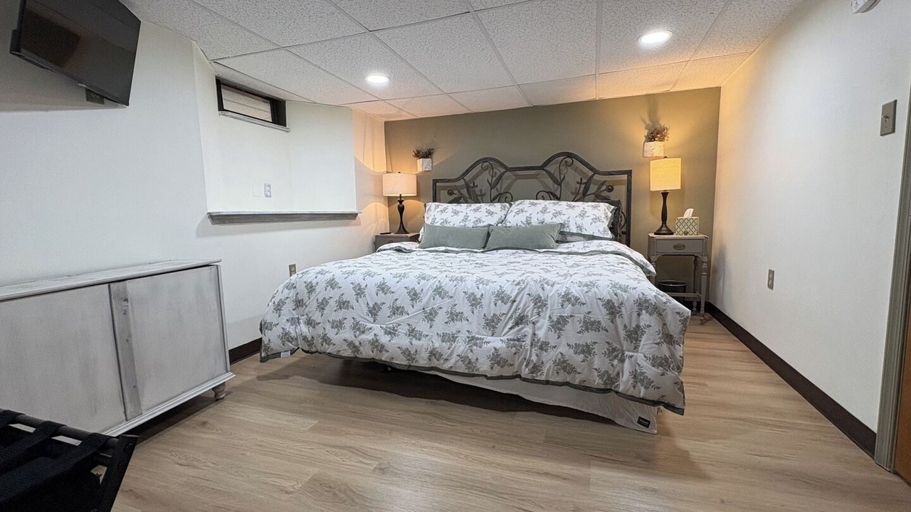 Photo of Bedroom in Adamstown