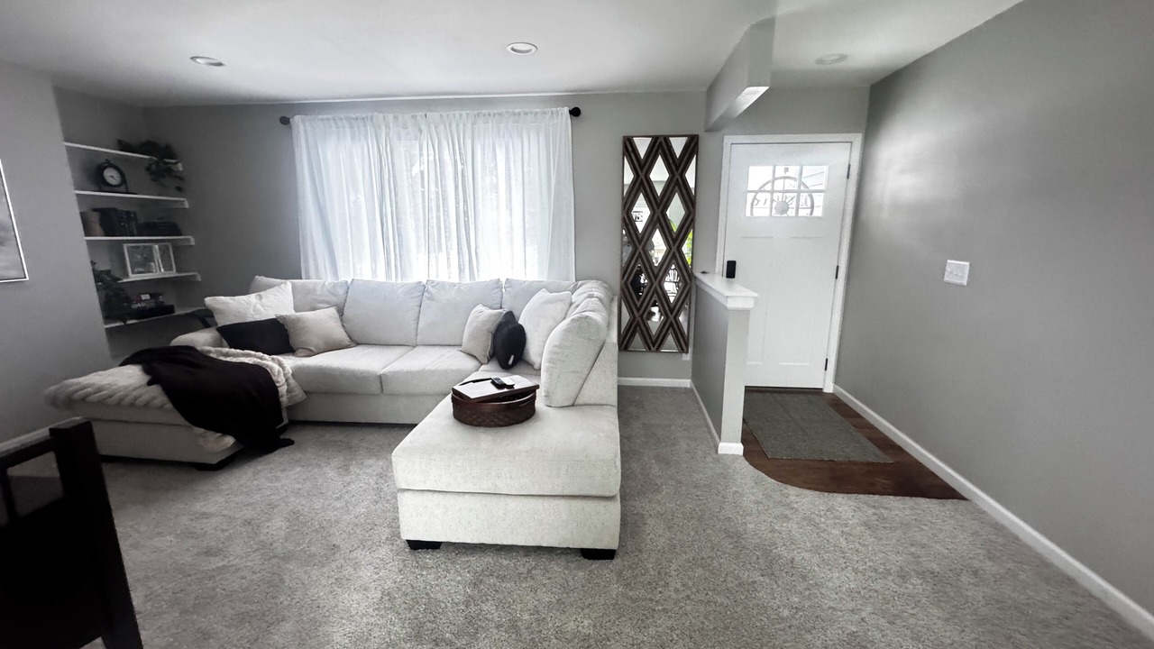 Photo of Livingroom in Scott County