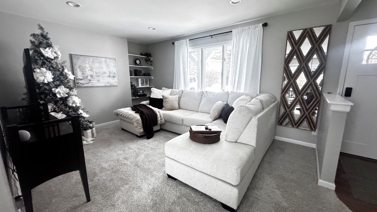 Photo of Livingroom in Scott County