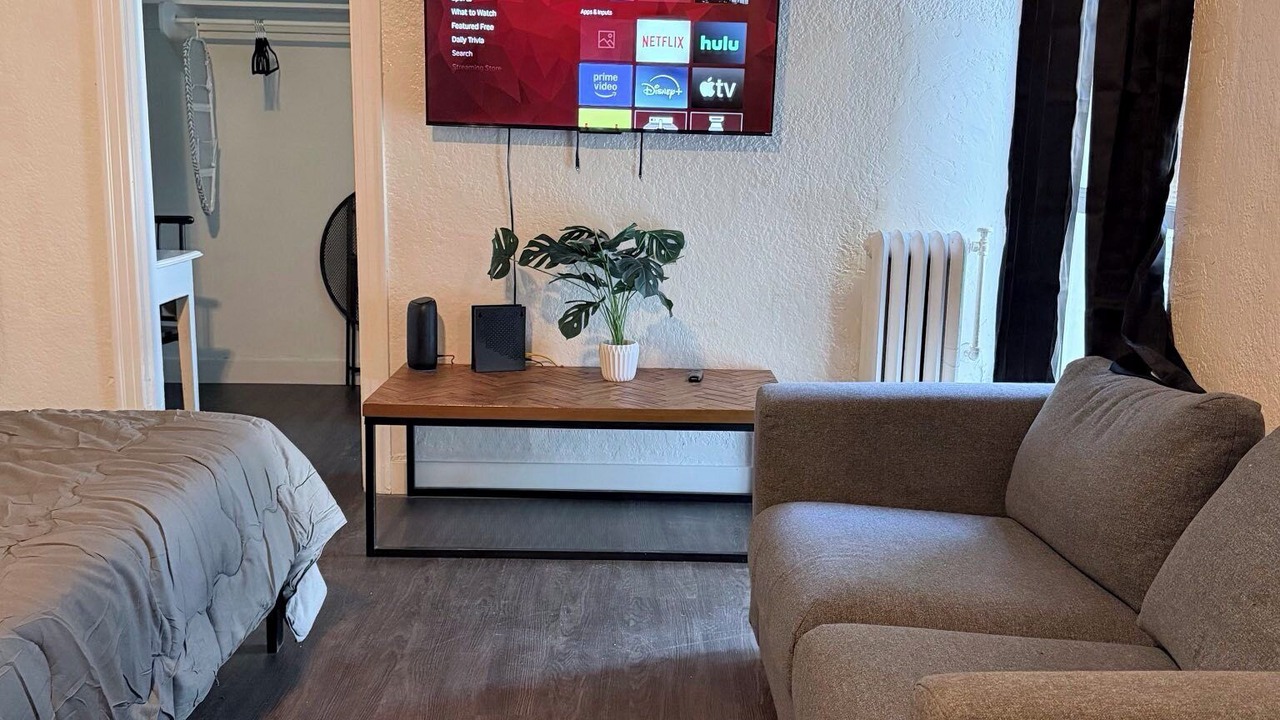Photo of Bedroom in Huntington Park