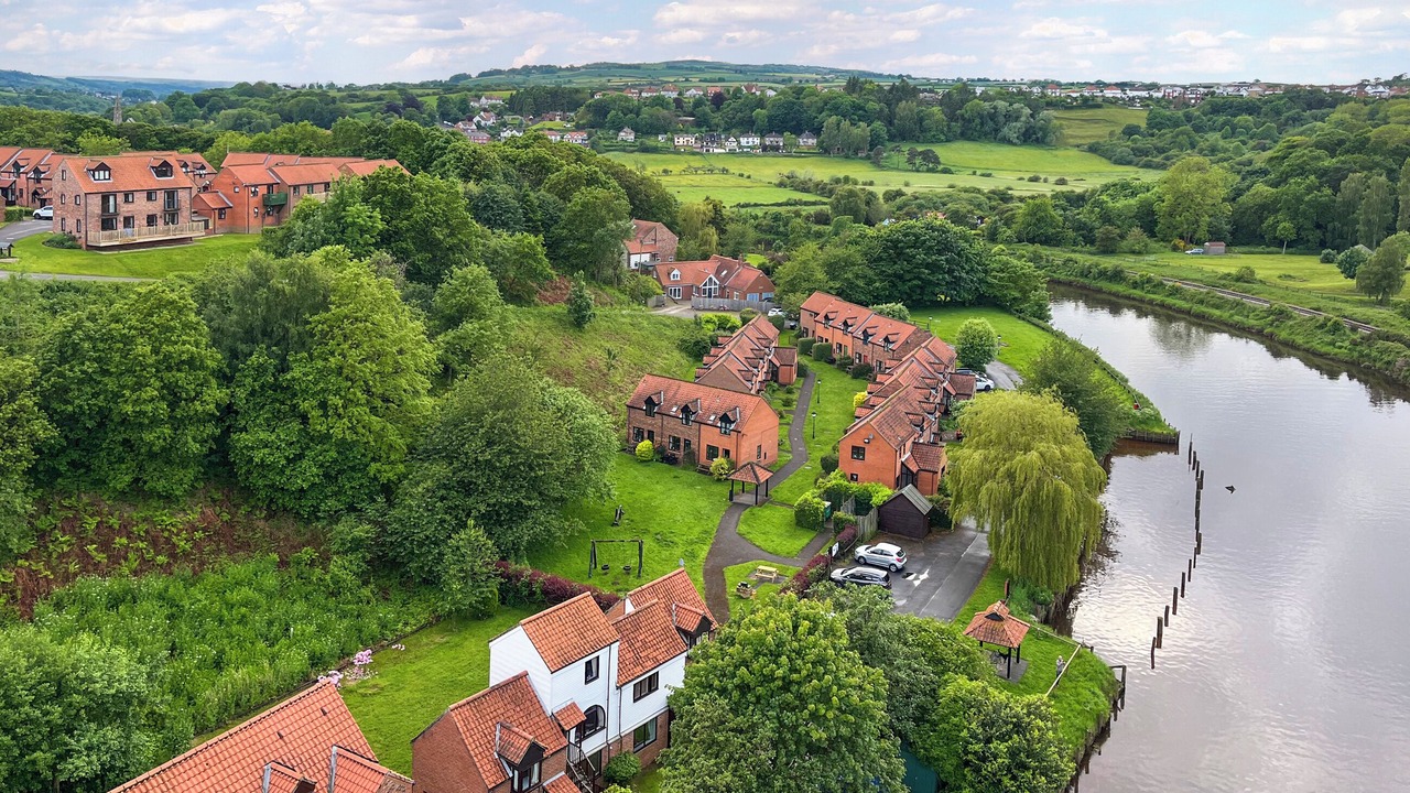 Photo of Others in Ruswarp