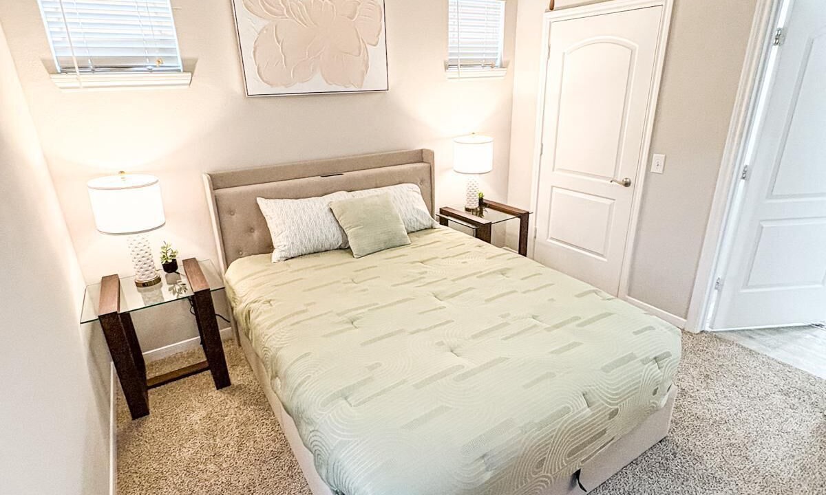 Photo of Bedroom in Alden Bridge