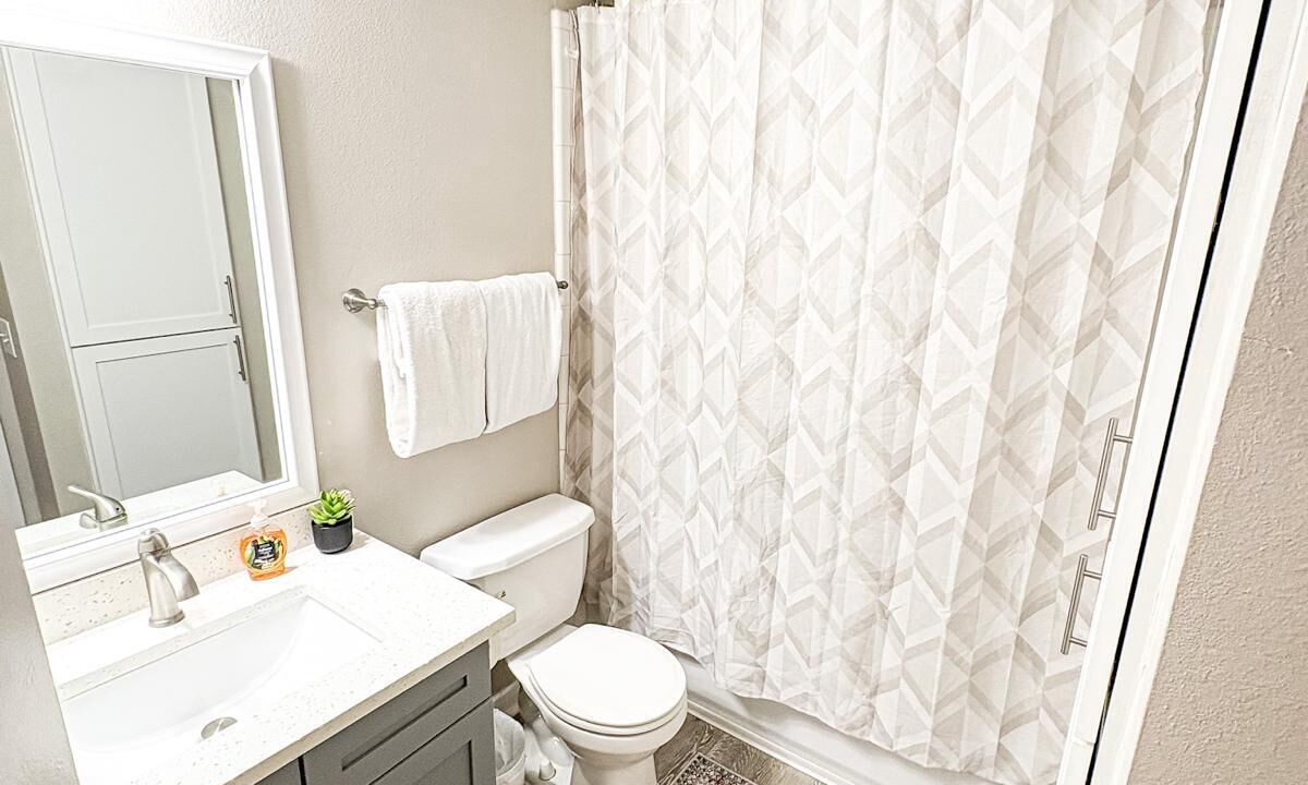 Photo of Bathroom in Alden Bridge