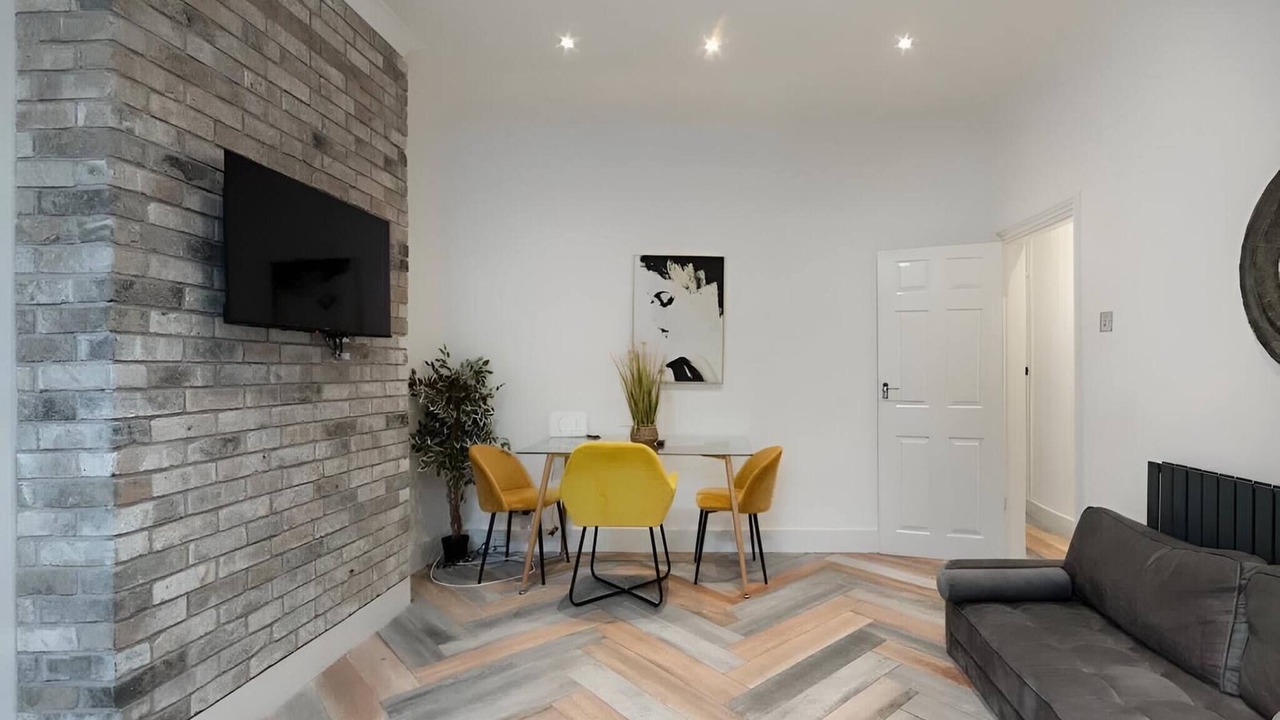 Photo of Livingroom in Woodside