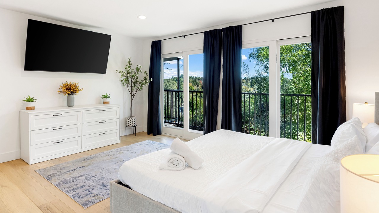 Photo of Outdoor in Woodland Hills