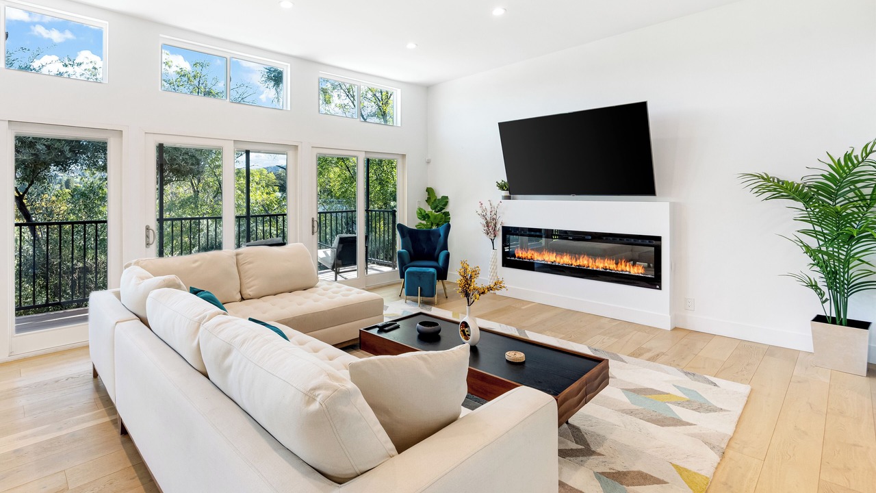Photo of Livingroom in Woodland Hills