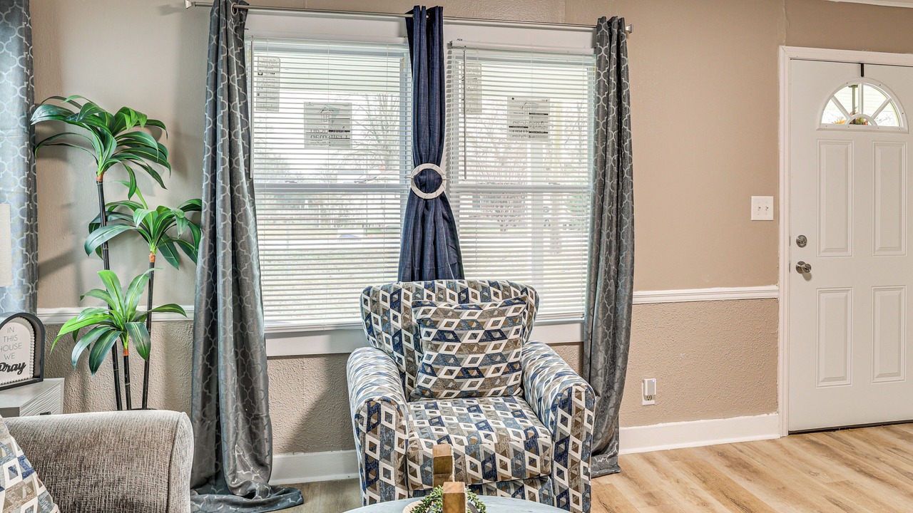 Photo of Livingroom in East Ridge