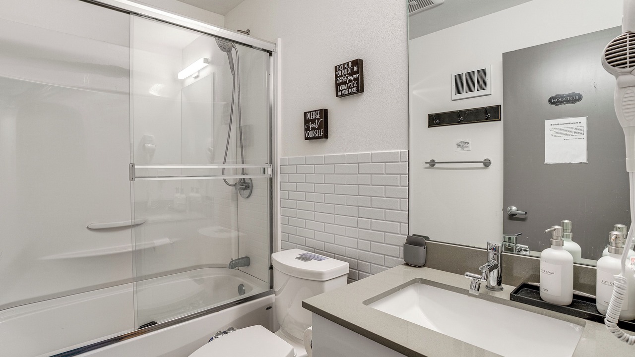 Photo of Bathroom in Squire Park