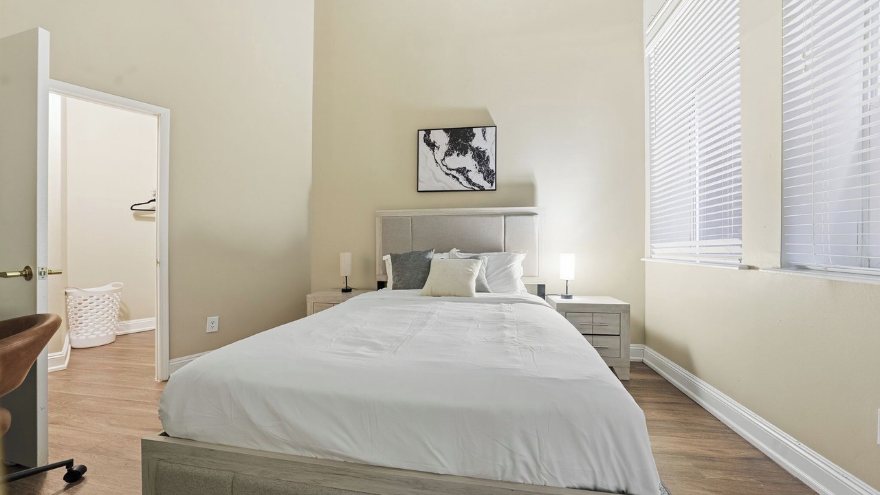 Photo of Bedroom in Downtown
