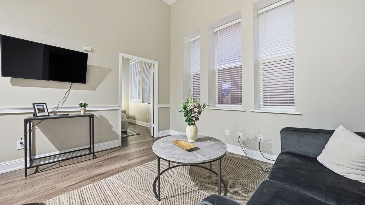 Photo of Livingroom in Downtown