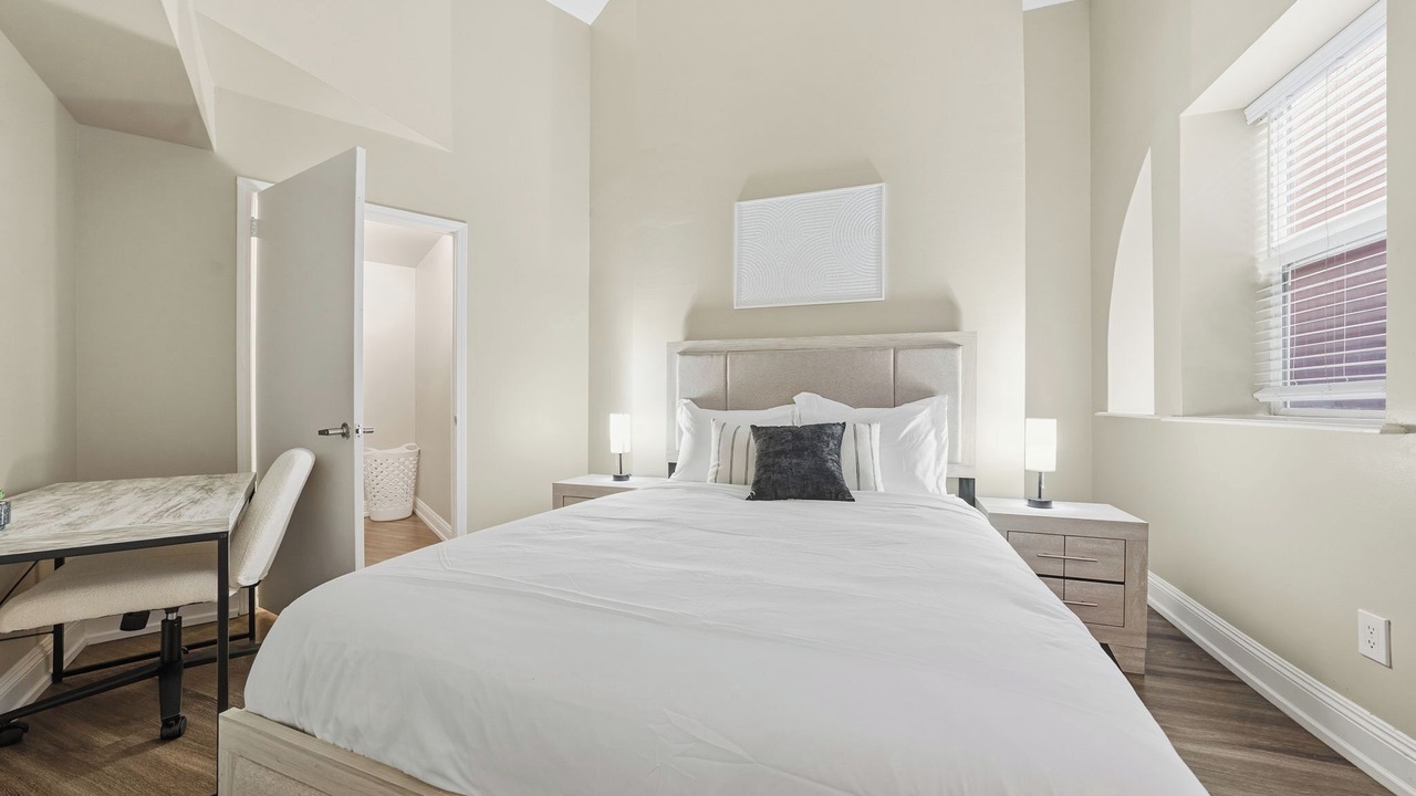 Photo of Bedroom in Downtown