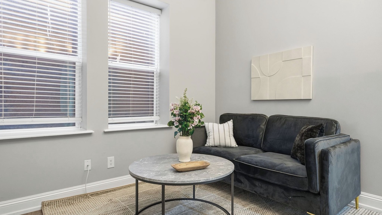 Photo of Livingroom in Downtown