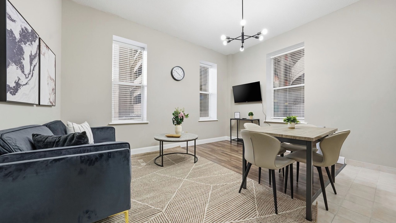 Photo of Livingroom in Downtown