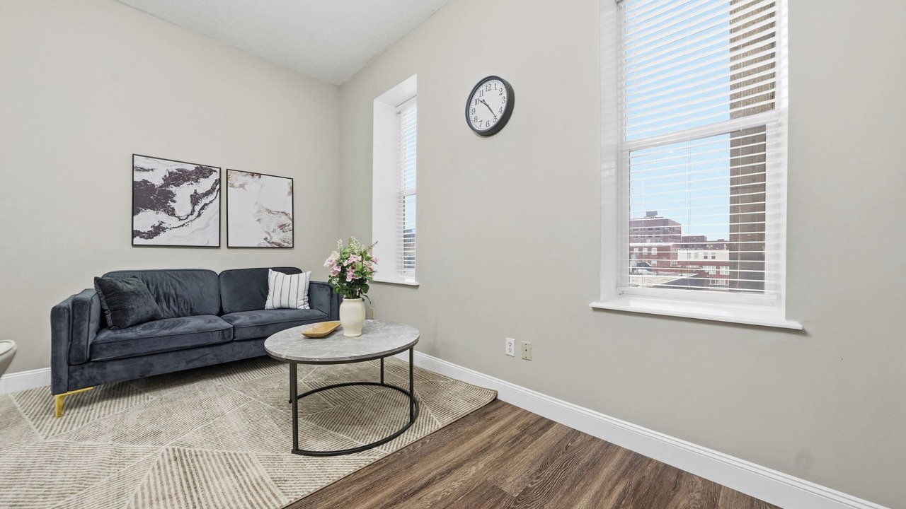 Photo of Livingroom in Downtown
