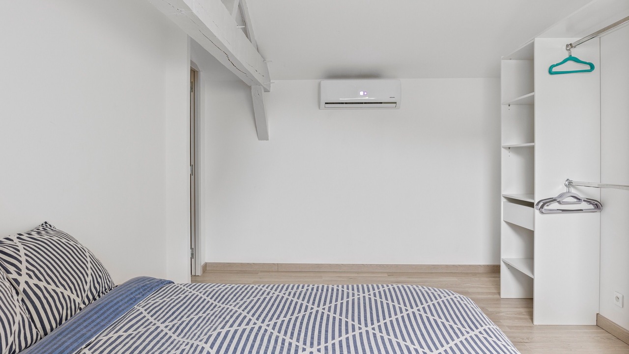 Photo of Bedroom in Brain-sur-Allonnes