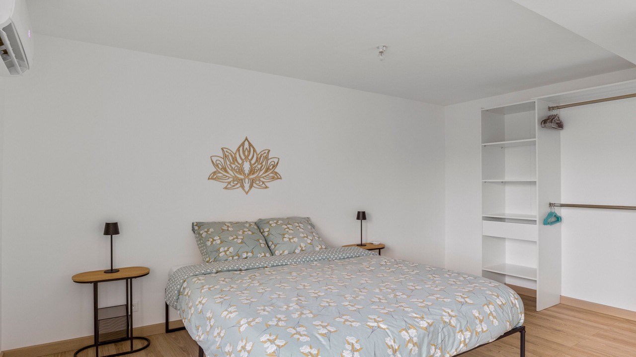 Photo of Bedroom in Brain-sur-Allonnes