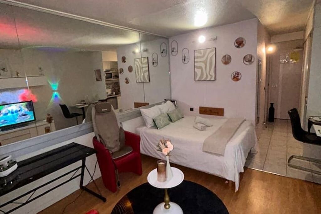 Photo of Bedroom in Carquefou