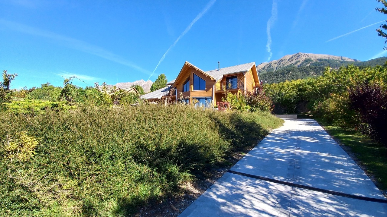 Photo of Outdoor in Puy-Saint-Eusebe