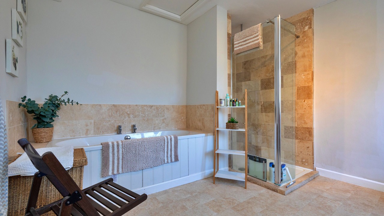 Photo of Others in Kerridge