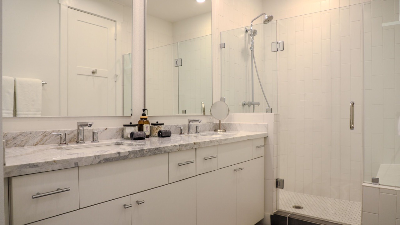 Photo of Bathroom in Round Rock Original Plat