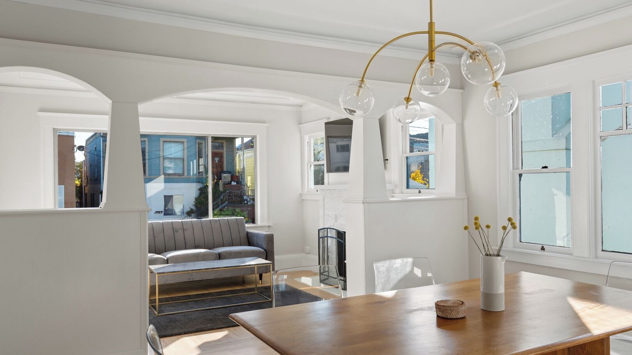 Photo of Livingroom in Emeryville