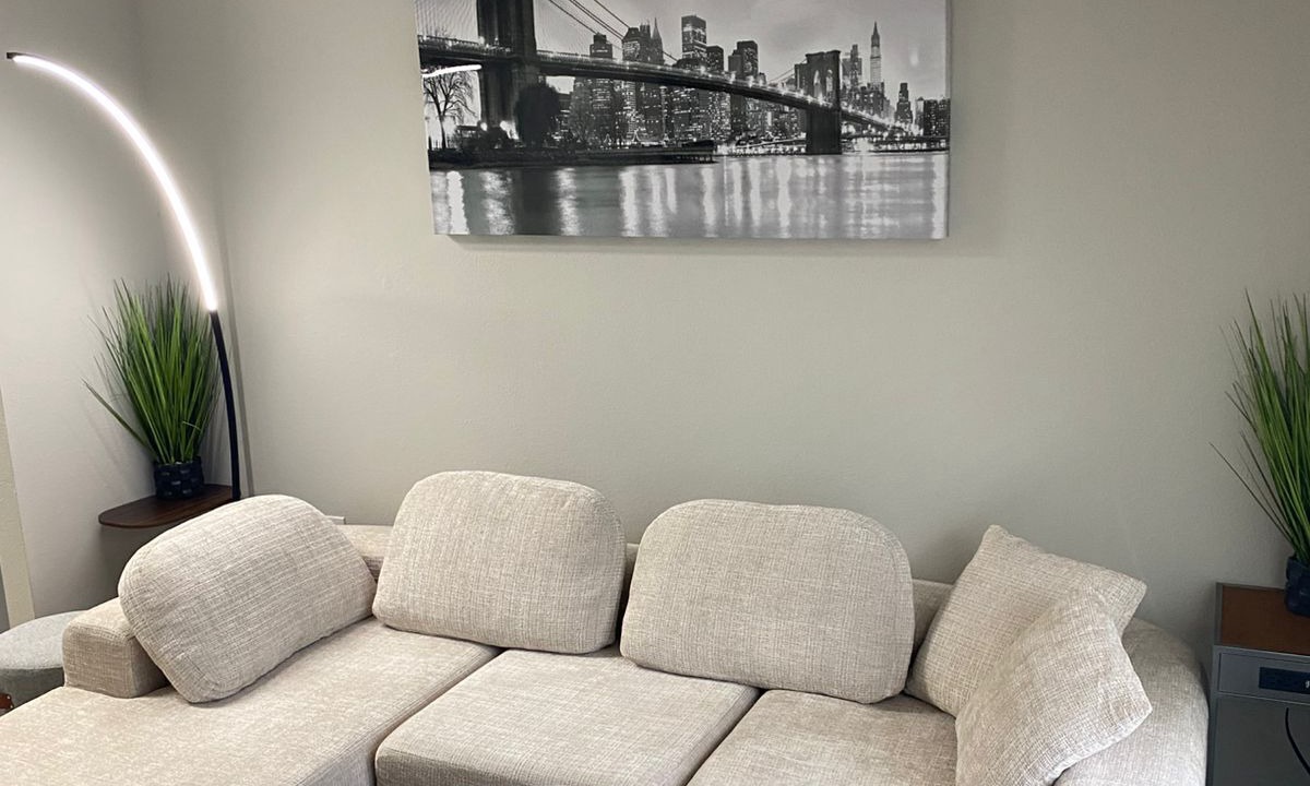Photo of Livingroom in Alden Bridge