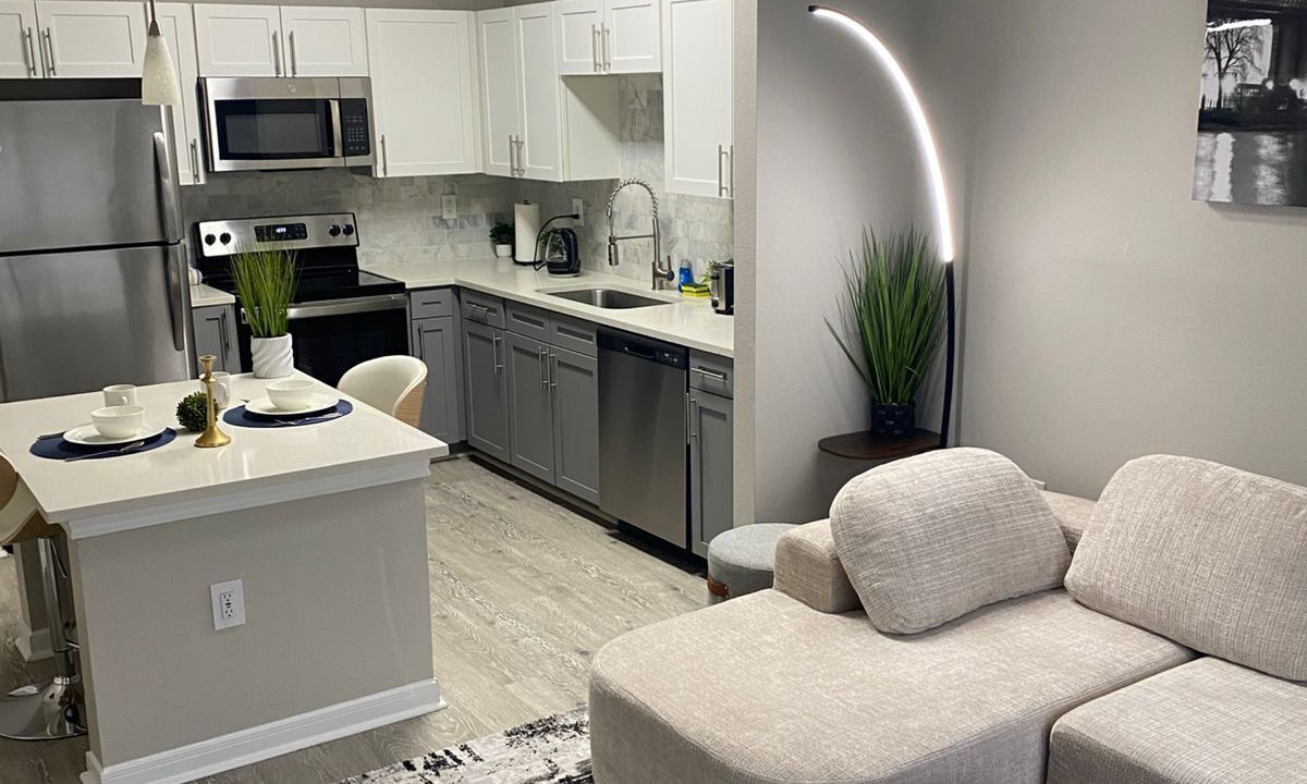 Photo of Livingroom in Alden Bridge