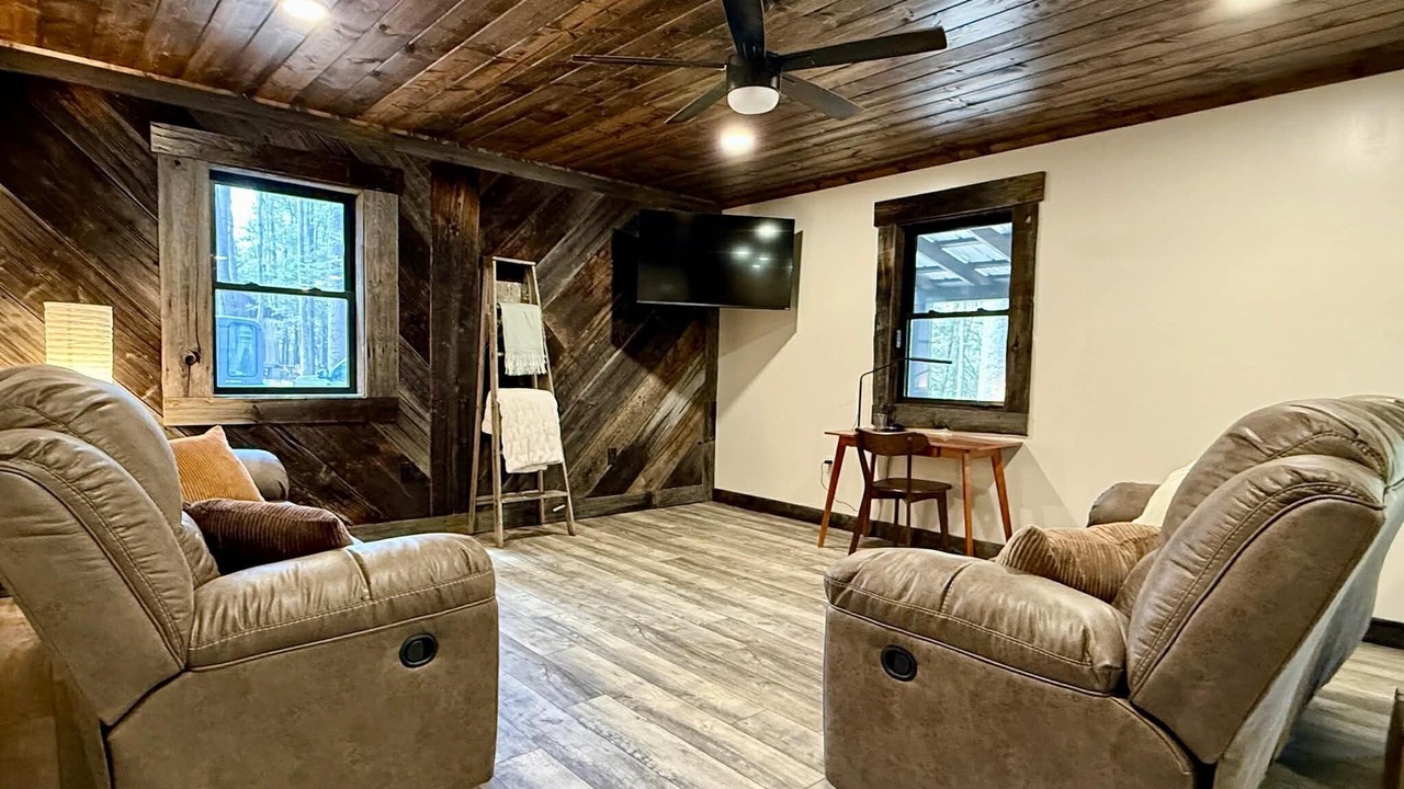 Photo of Livingroom in Aurora