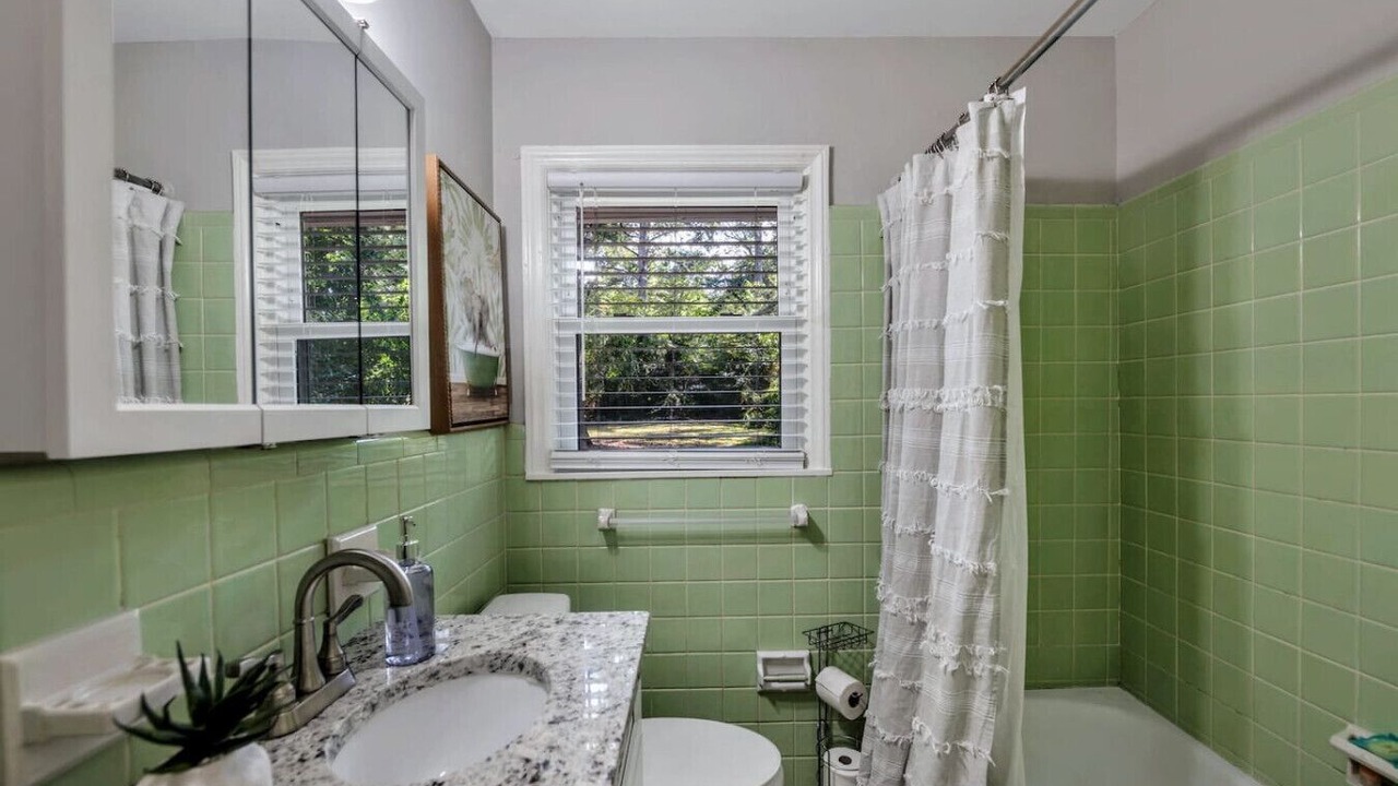 Photo of Bathroom in Forest Park