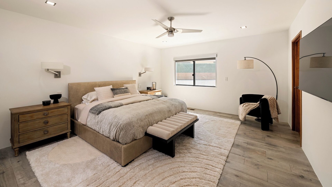 Photo of Bedroom in Beverly Glen