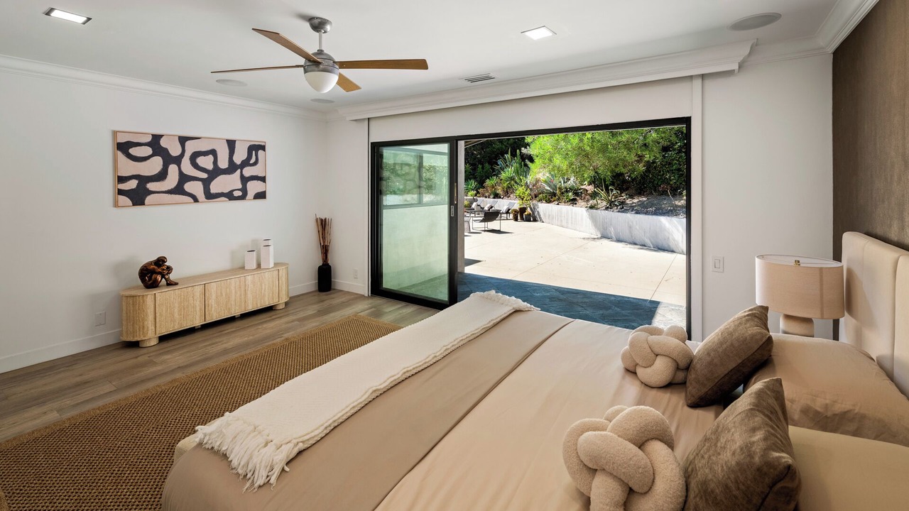 Photo of Bedroom in Beverly Glen