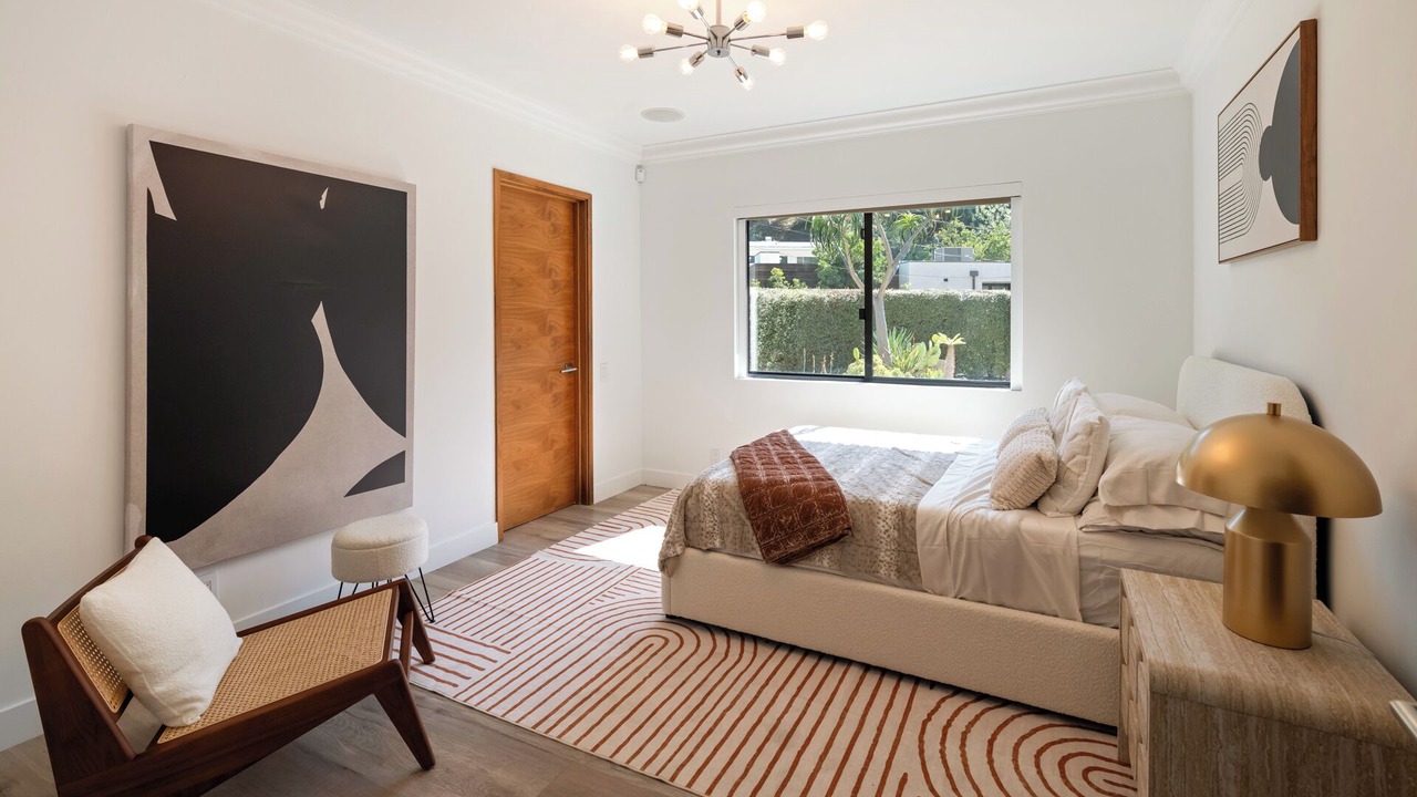 Photo of Bedroom in Beverly Glen