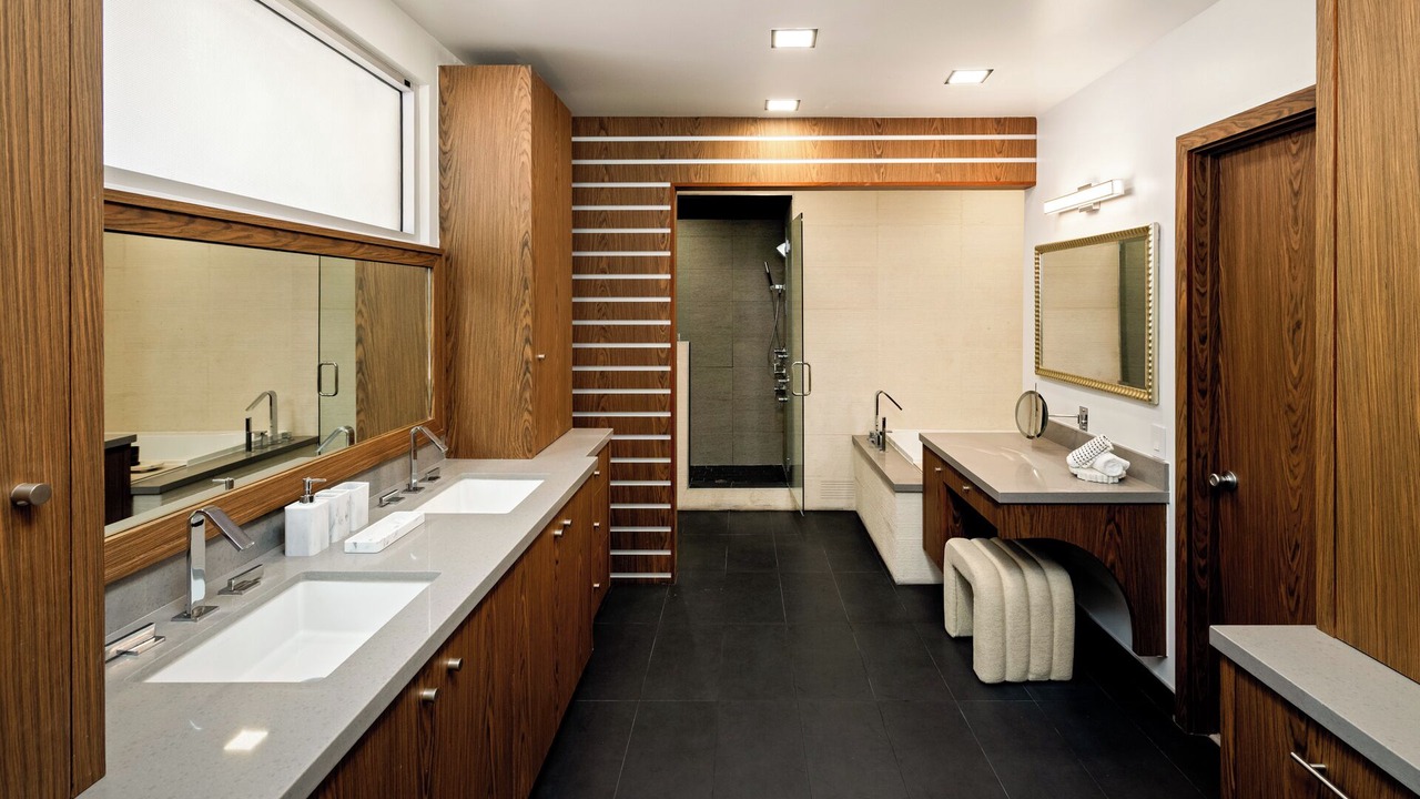 Photo of Bathroom in Beverly Glen